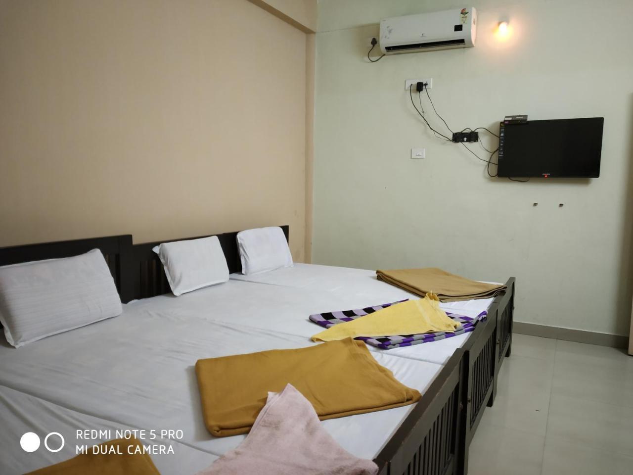 Hotel Woodlands Chottanikara エクステリア 写真